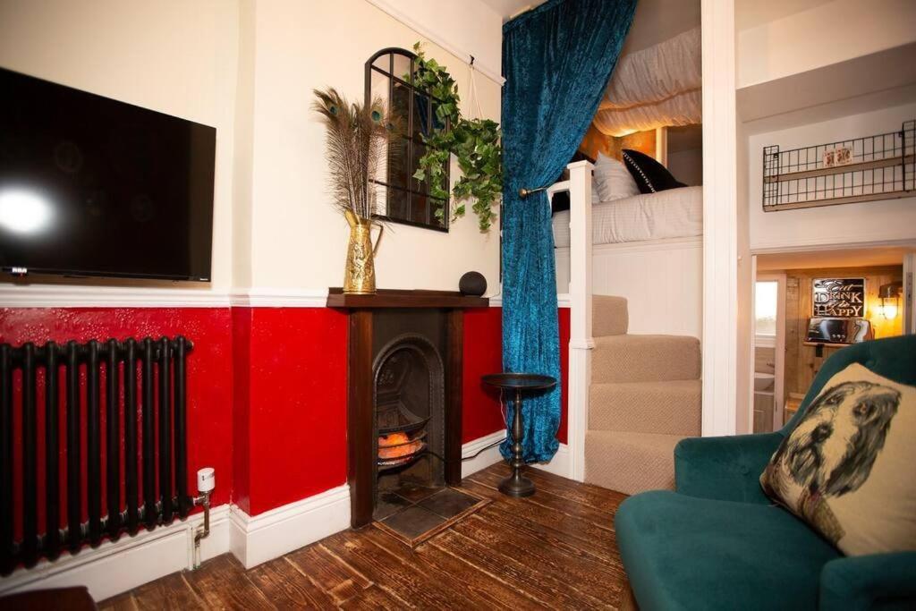 Apartment The Baby Grand- Quirky & Compact